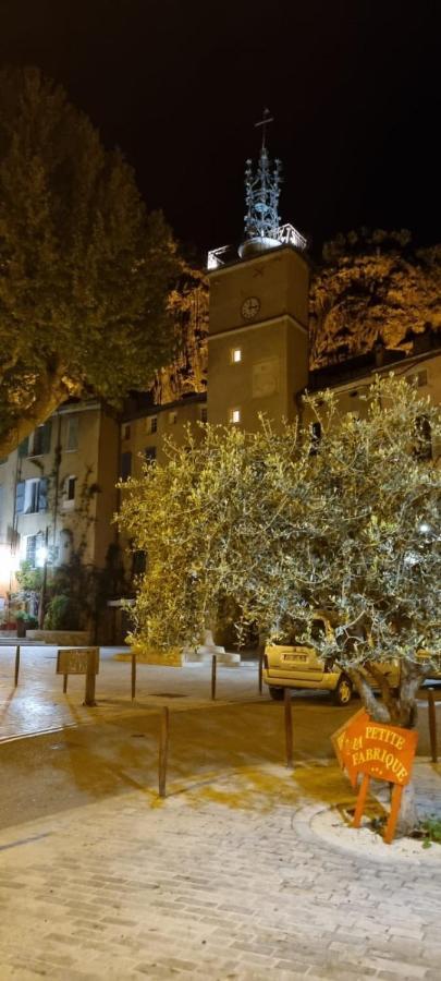 Apartment In The Heart Of Cotignac Dış mekan fotoğraf